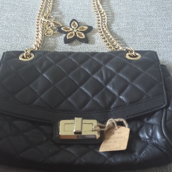 Black and Gold Quilted Shoulder Bag with Chain Strap - Picture 1 of 5